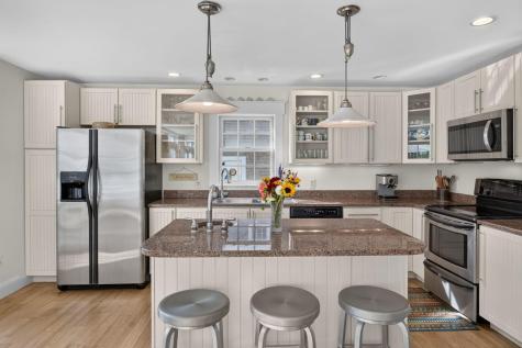 161 Commercial Street Wellfleet MA 02667