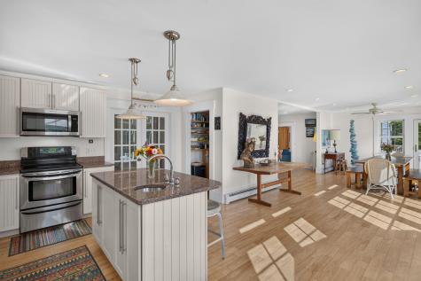 161 Commercial Street Wellfleet MA 02667