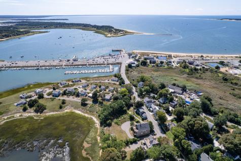 161 Commercial Street Wellfleet MA 02667