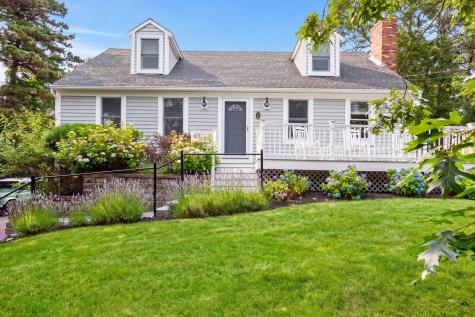 25 Marthas Lane MA 02645