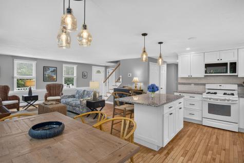 25 Marthas Lane MA 02645