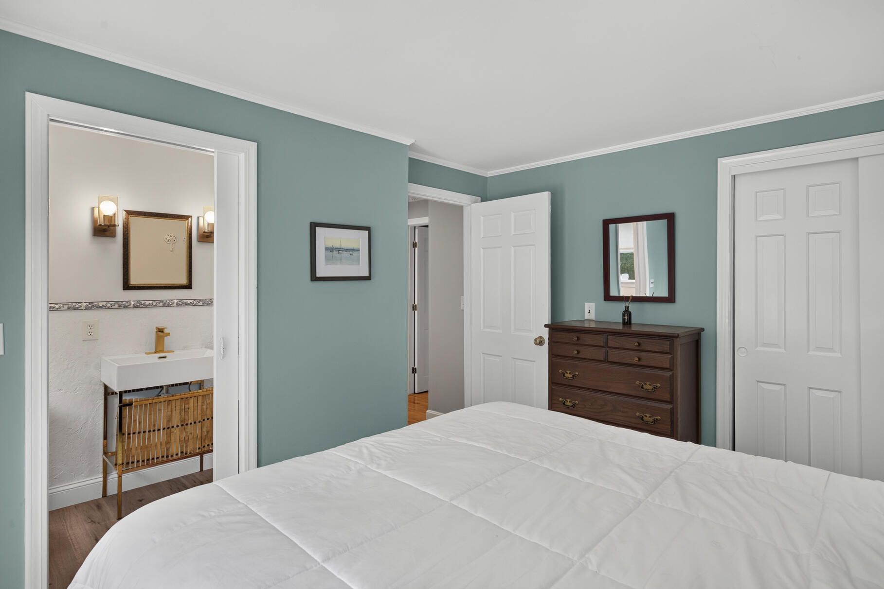 25 Marthas Lane Harwich MA 02645