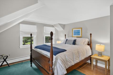 25 Marthas Lane MA 02645