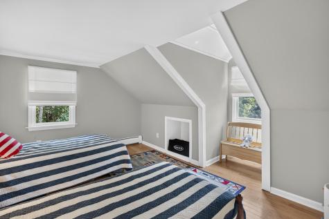 25 Marthas Lane MA 02645