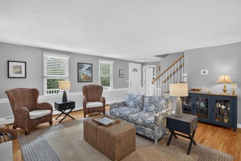 25 Marthas Lane MA 02645