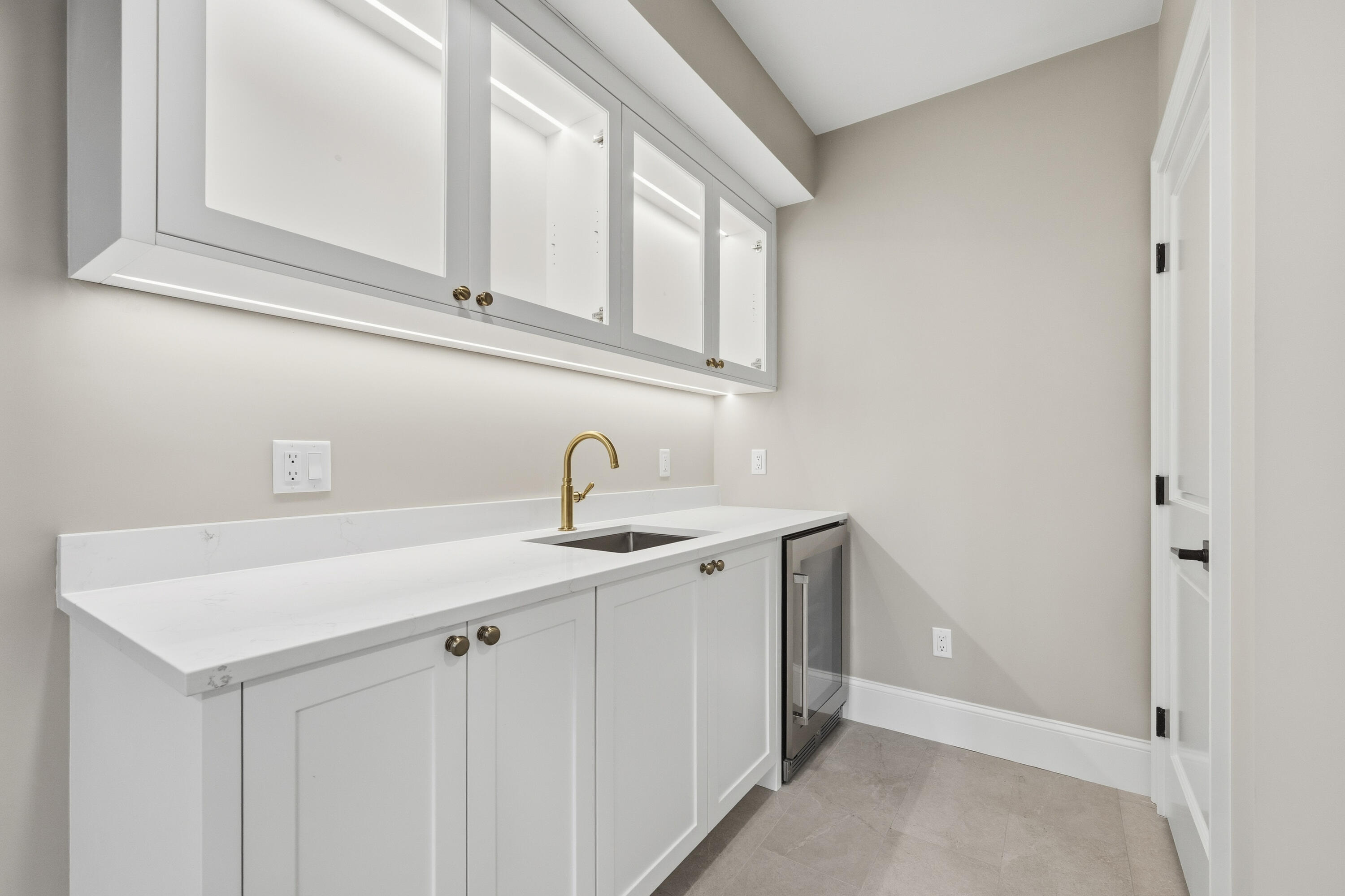 83 Old Mail Road Chatham MA 02650