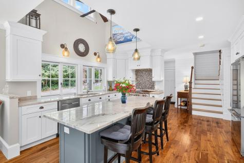105 Bay Road Barnstable MA 02635