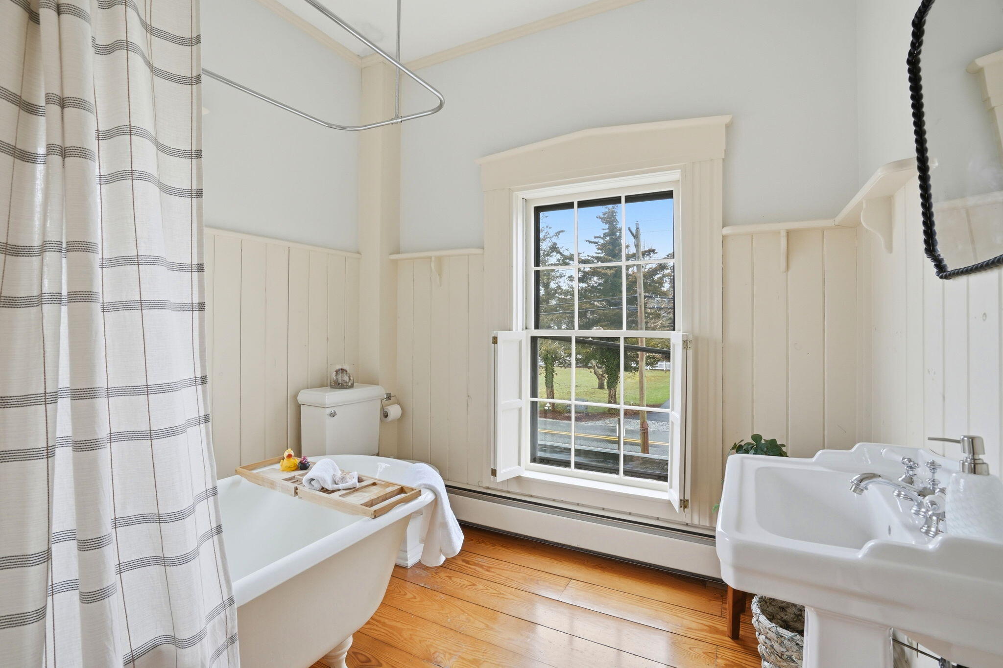 194 Center Street Yarmouth Port MA 02675
