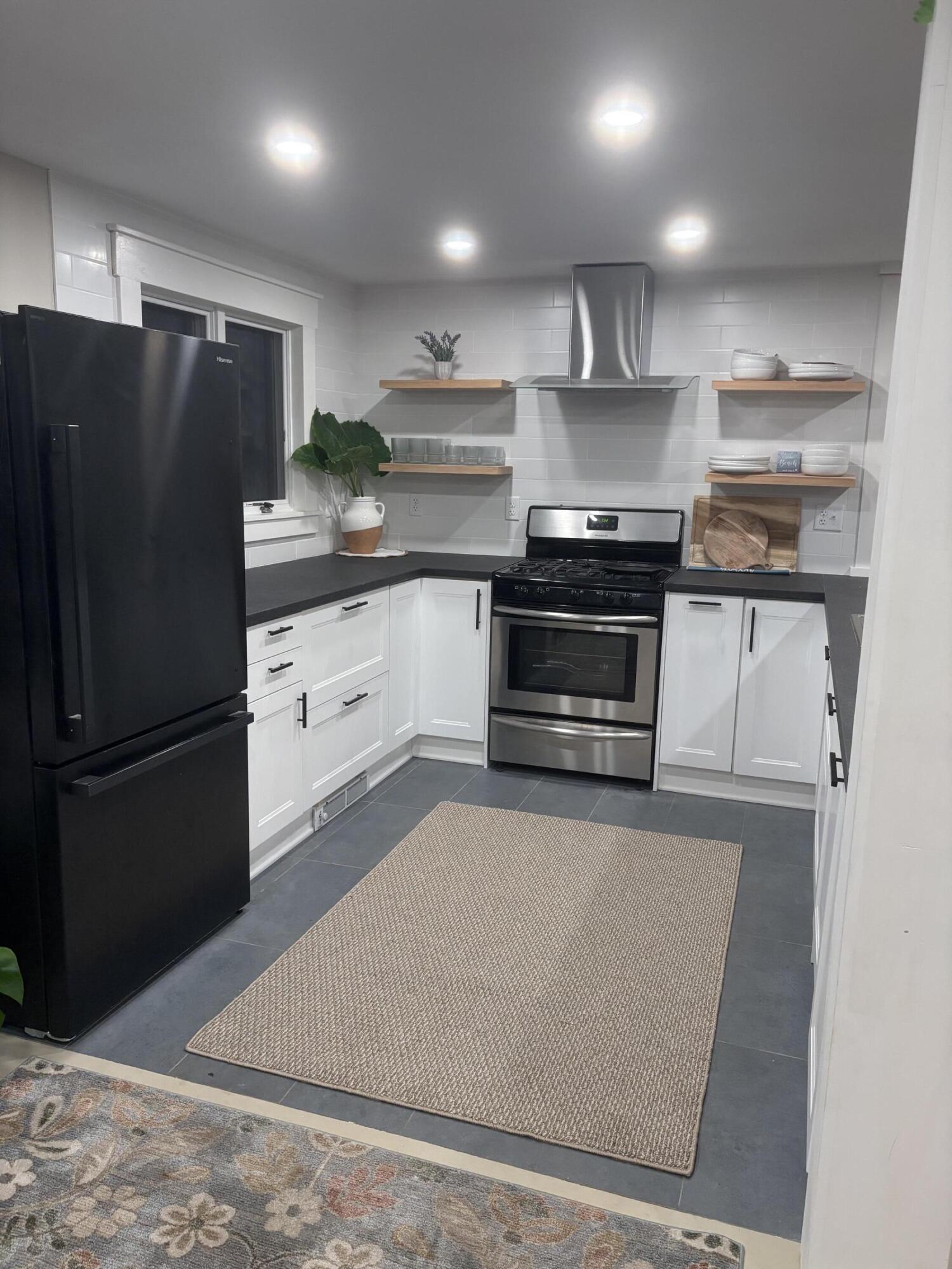 33 Pleasant Street West Dennis MA 02670