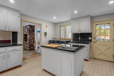 25 Manor Way Barnstable MA 02655
