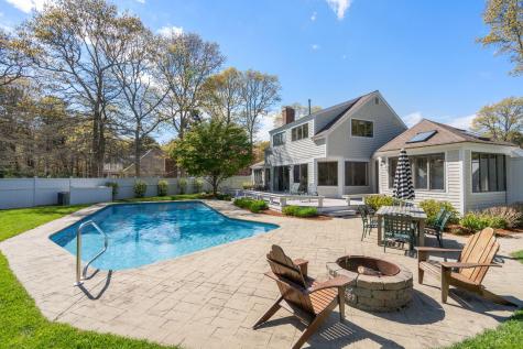 26 Driftwood Circle Mashpee MA 02649