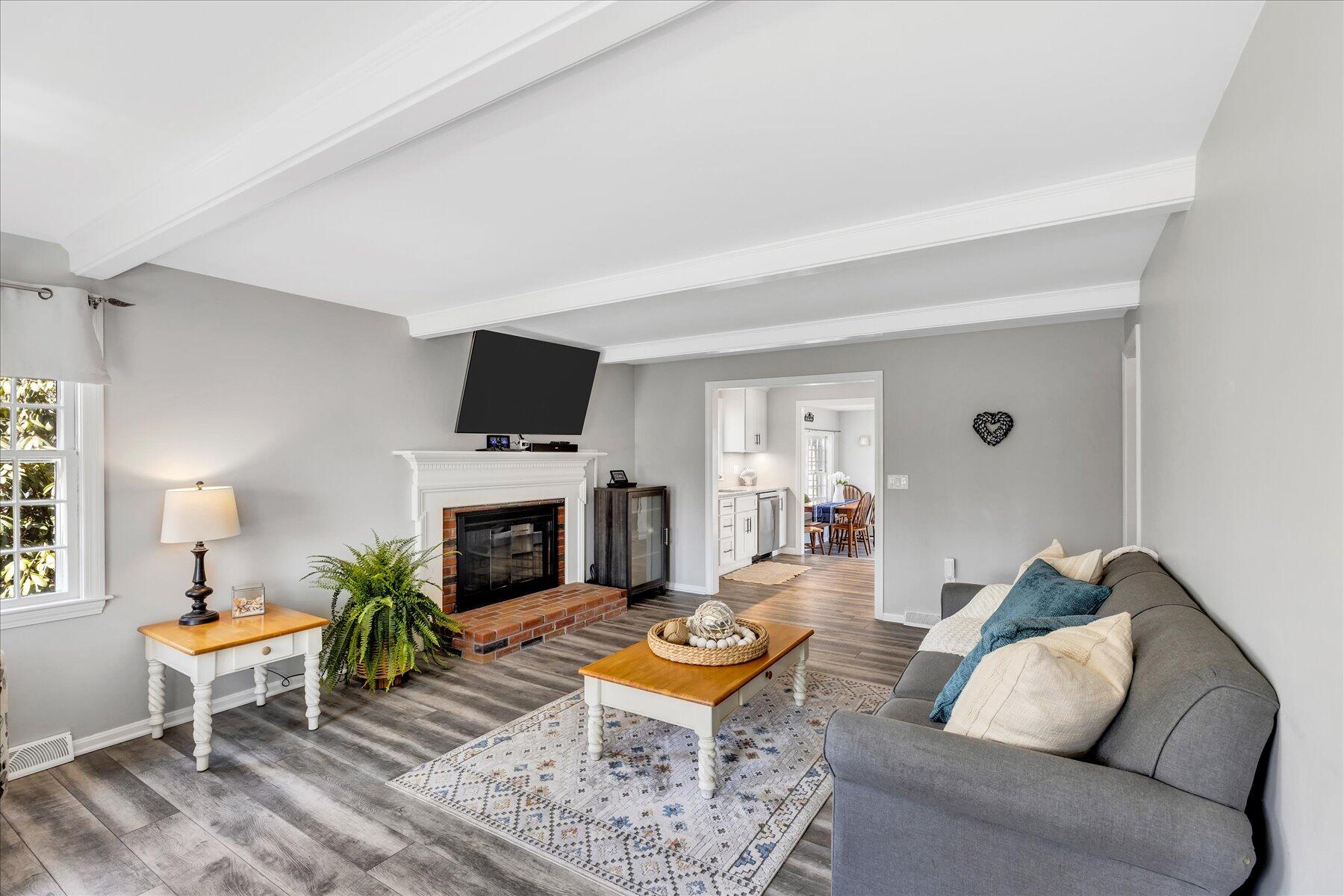 20 Charing Cross Road Dennis MA 02660