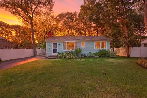 9 Winchester Drive East Falmouth MA 02536