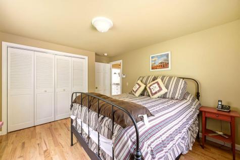 10 Circle Drive MA 02642