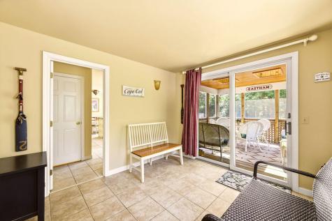 10 Circle Drive MA 02642