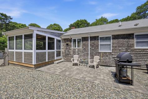 10 Circle Drive MA 02642