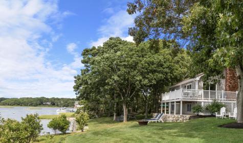 30 Overland Road Mashpee MA 02649