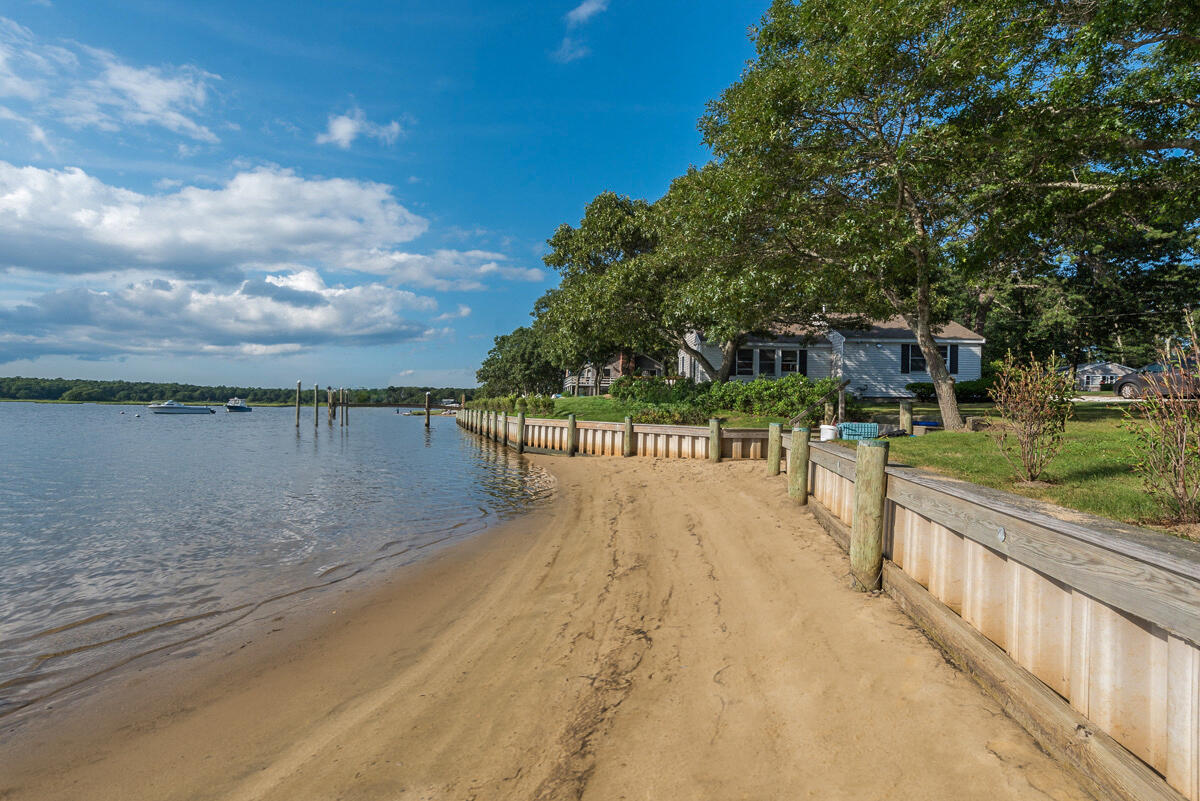 30 Overland Road Mashpee MA 02649