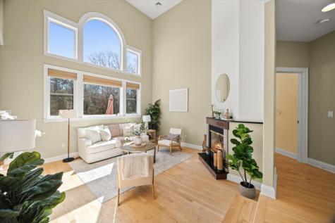 7 Taber Lane Westport MA 02790