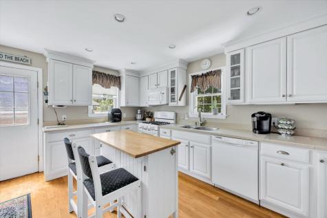 213 Buckwood Drive Barnstable MA 02601