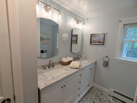 32 Apple Lane Dennis MA 02638