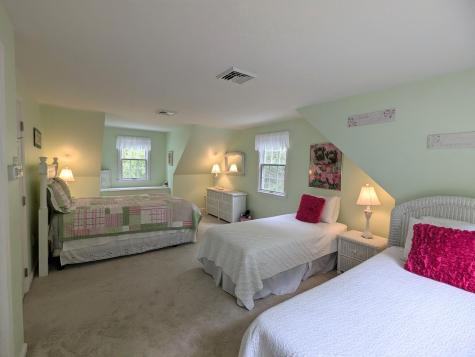 32 Apple Lane Dennis MA 02638