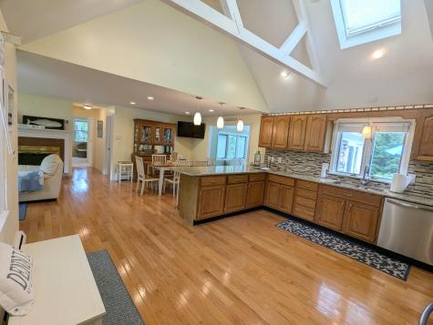 32 Apple Lane Dennis MA 02638
