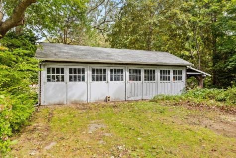 261 Quissett Avenue Woods Hole MA 02543