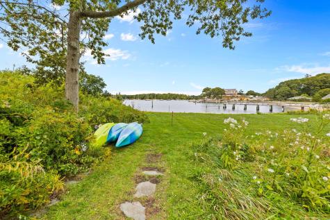 261 Quissett Avenue Woods Hole MA 02543