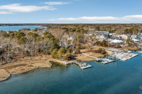 14 Tulip Shell Way Mashpee MA 02649