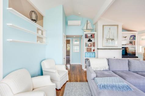 187 Penzance Road Woods Hole MA 02543