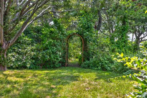 187 Penzance Road Woods Hole MA 02543