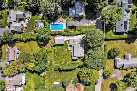18 Clearview Avenue Falmouth MA 02540