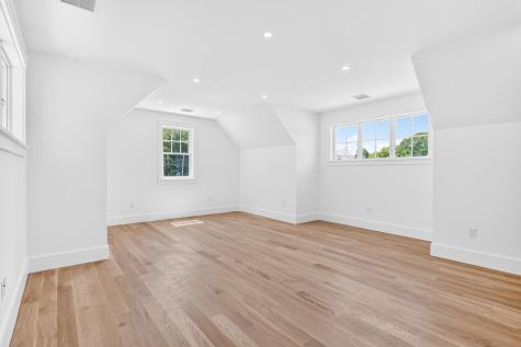 1 Mcsweeney Lane Falmouth MA 02540