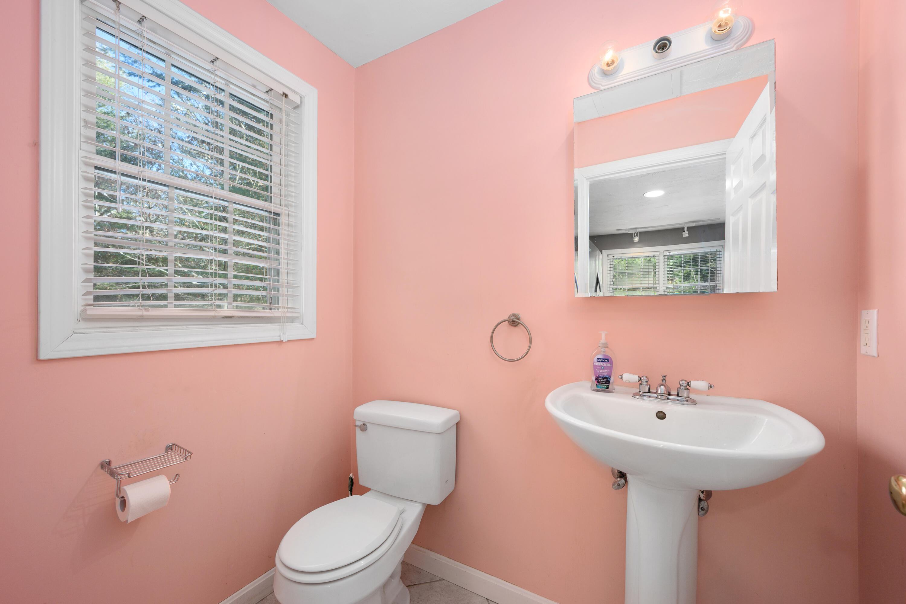 173 Main Street Mashpee MA 02649