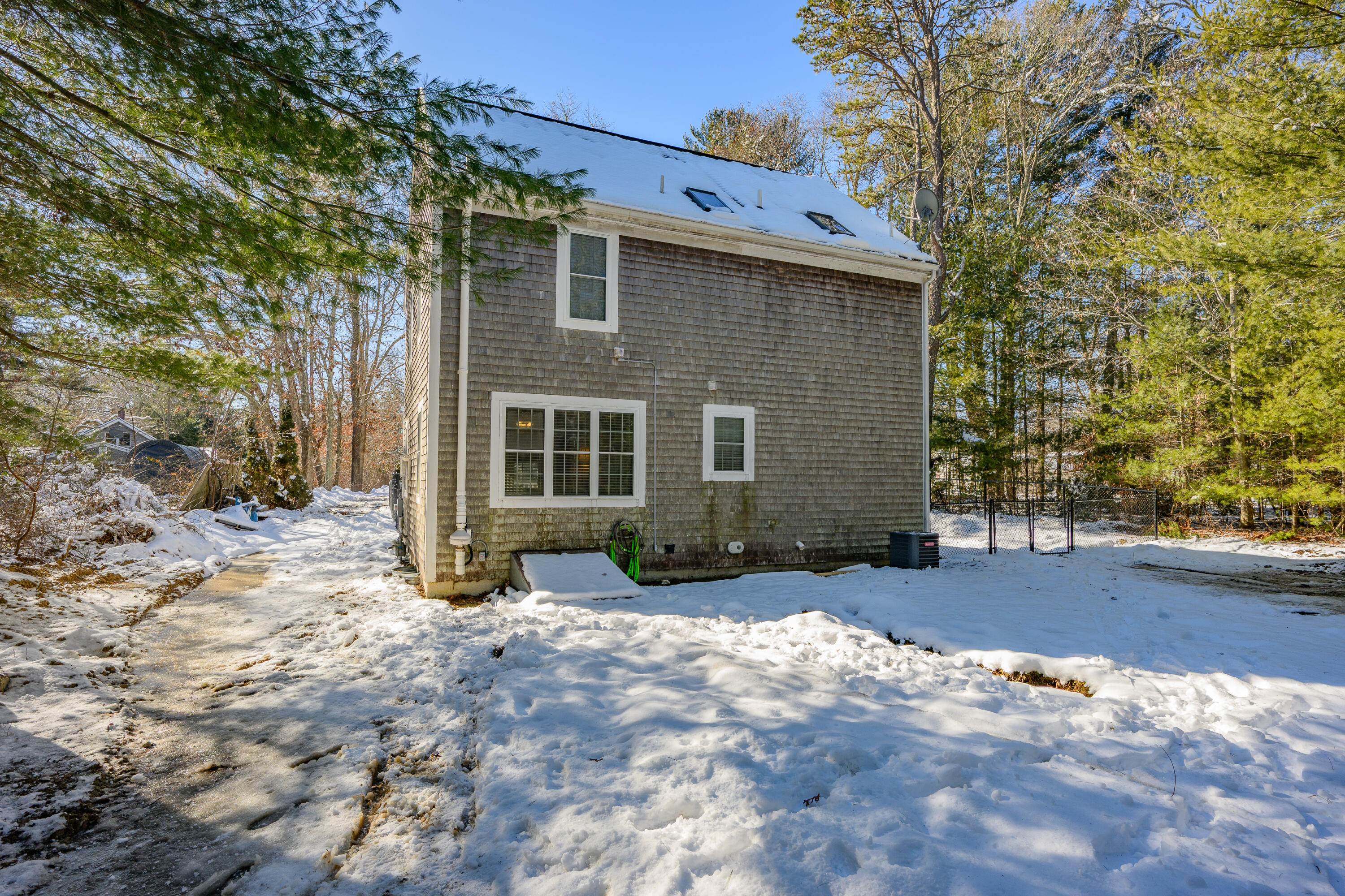 173 Main Street Mashpee MA 02649