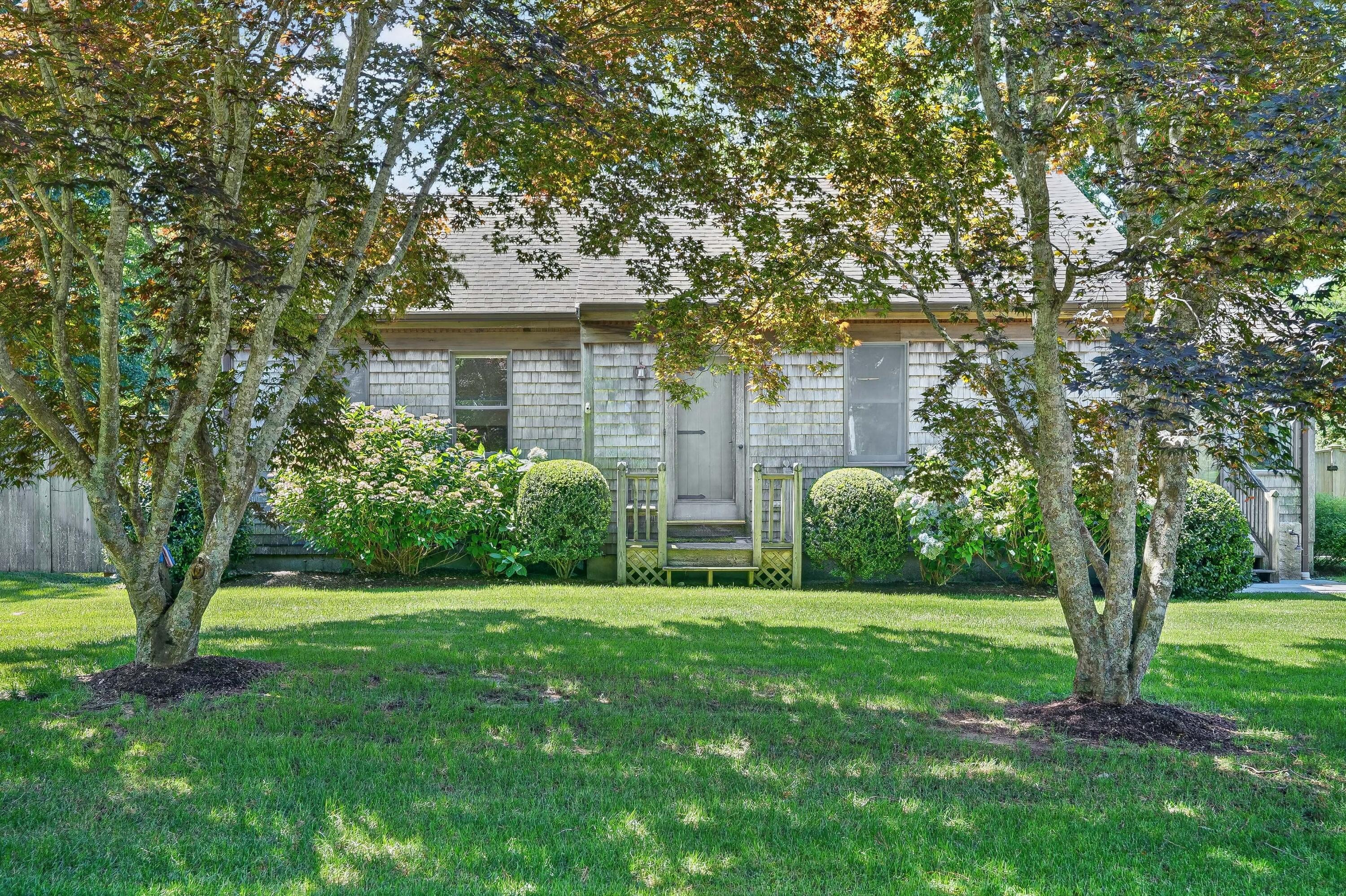 66 Hudson Avenue Oak Bluffs MA 02557