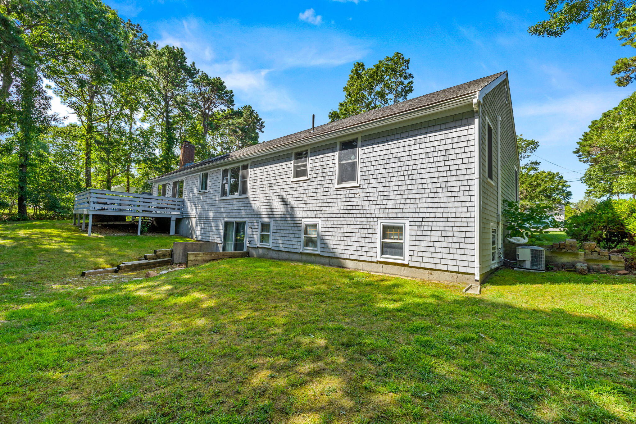 17 Woodcrest Lane Yarmouth MA 02673
