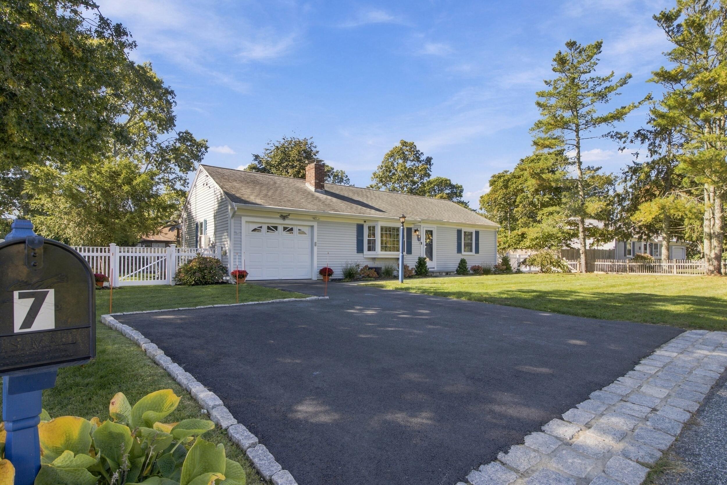 7 Spinning Brook Road South Yarmouth MA 02664