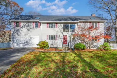 11 Elizabeth Lane Yarmouth MA 02673