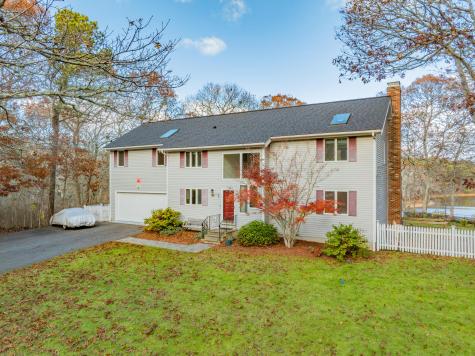 11 Elizabeth Lane Yarmouth MA 02673