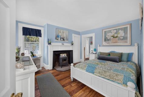 20 Liberty Street Sandwich MA 02563