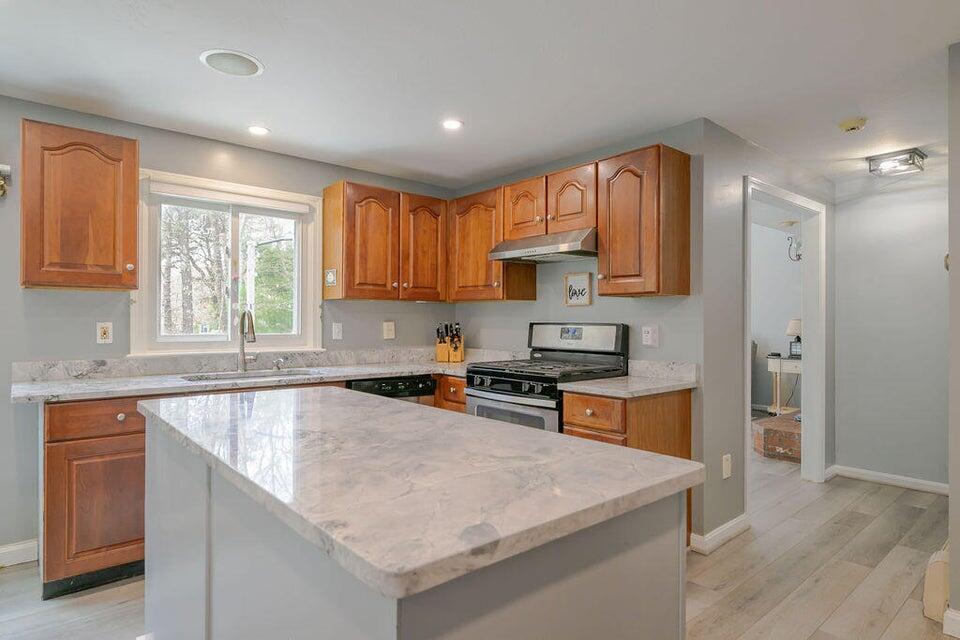 37 Square Rigger Lane Barnstable MA 02630