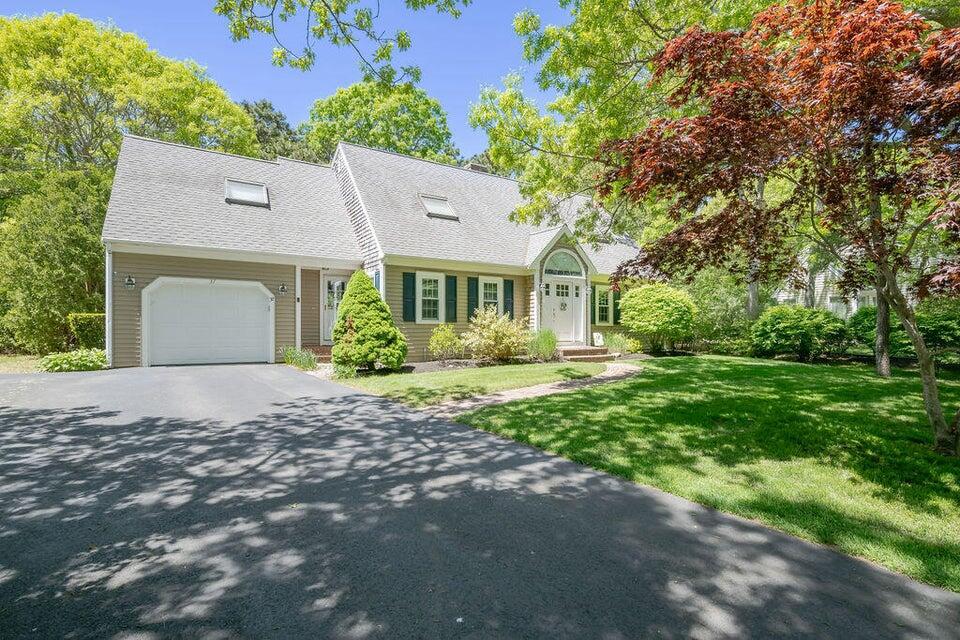 37 Square Rigger Lane Barnstable MA 02630