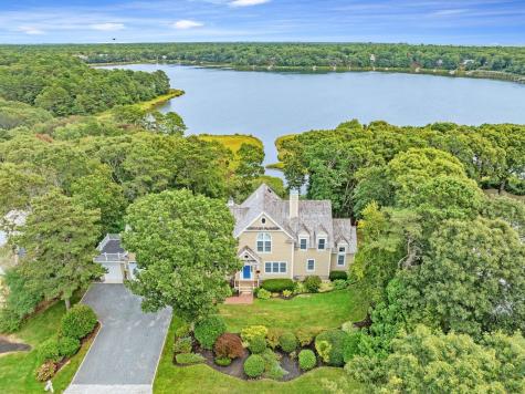 55 Shoestring Bay Road Mashpee MA 02649