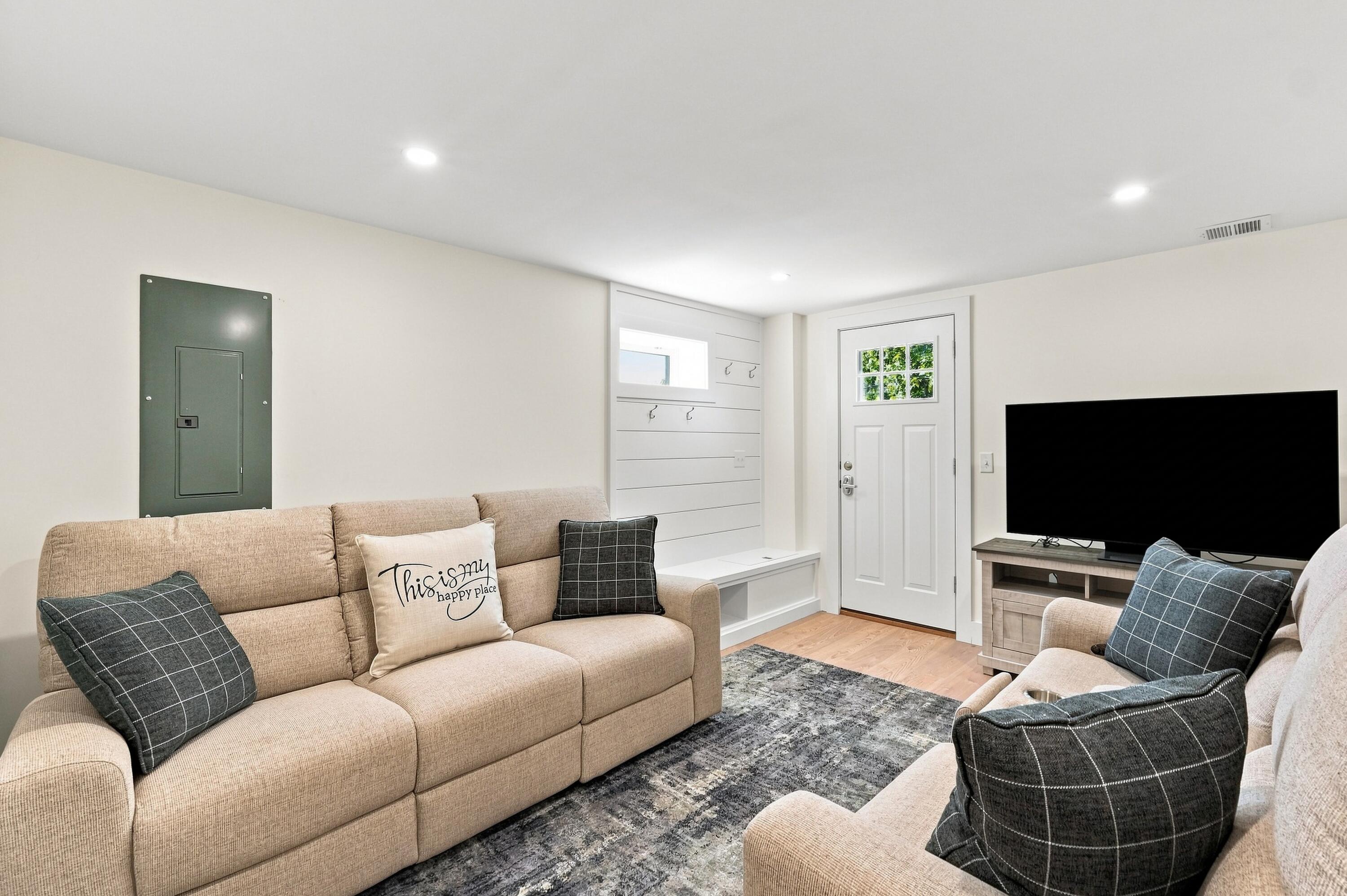 33 Dexter Avenue Sandwich MA 02563