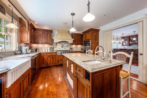 5 Pine Street Sandwich MA 02563