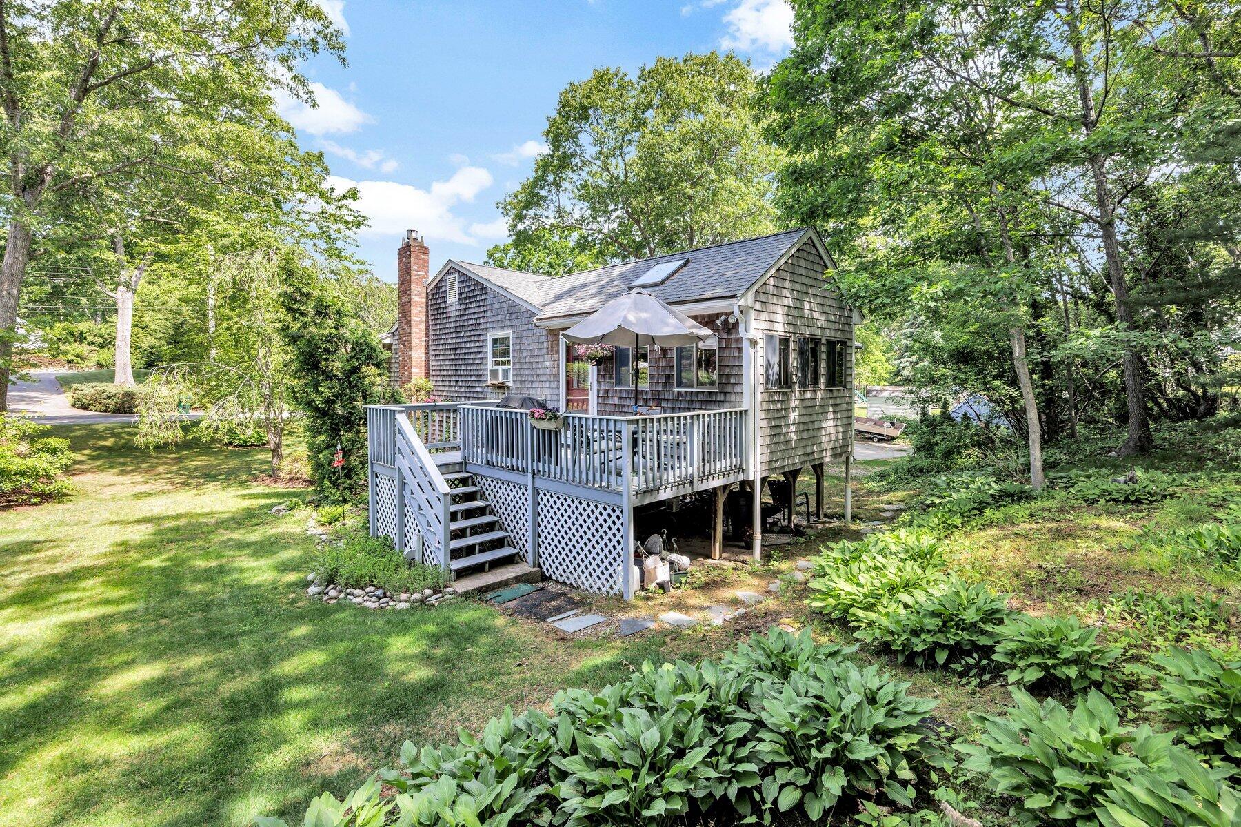 6 Woodvale Avenue Plymouth MA 02360