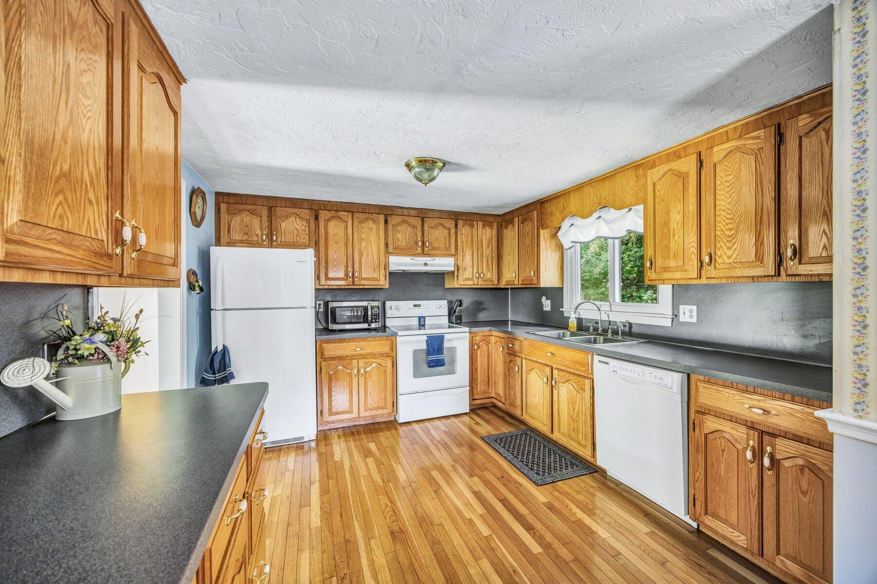 6 Woodvale Avenue Plymouth MA 02360