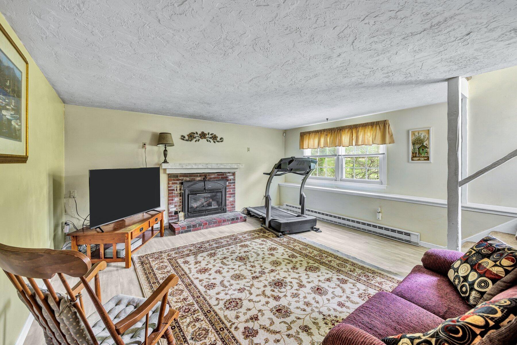 6 Woodvale Avenue Plymouth MA 02360